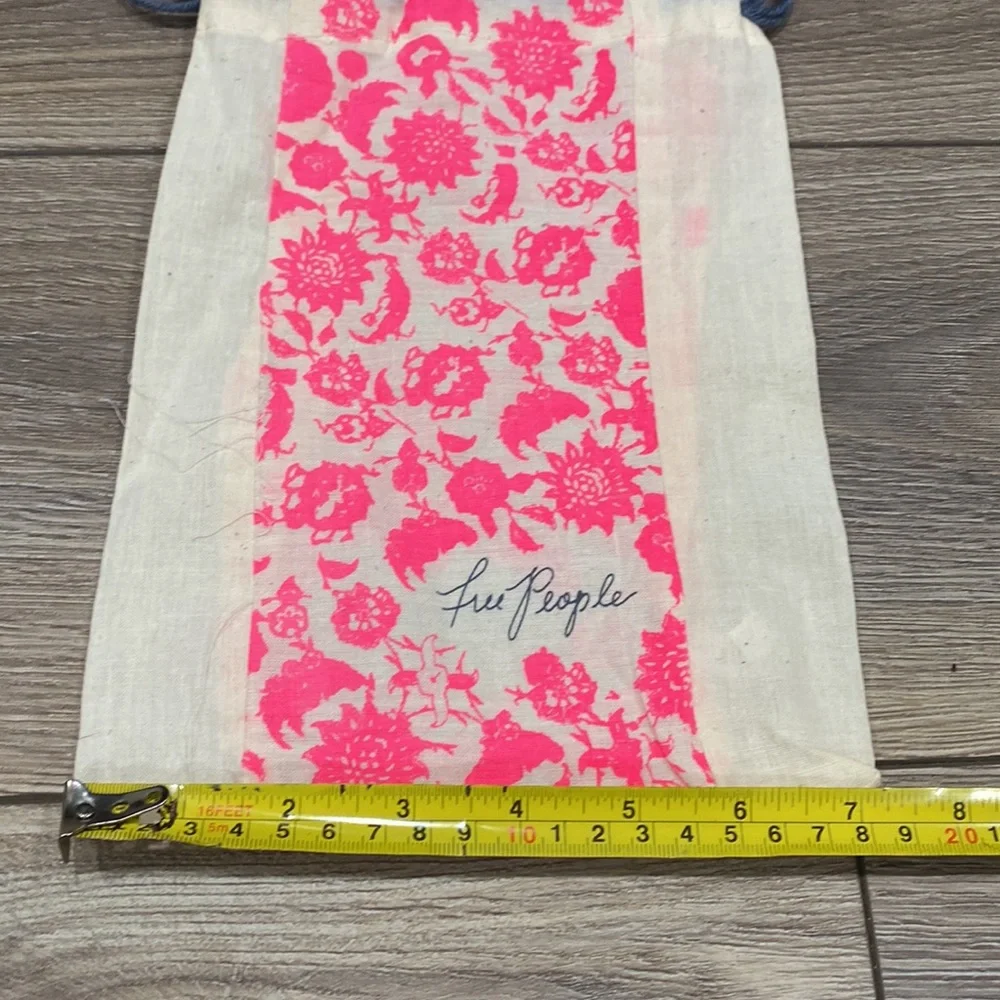 FREE PEOPLE Pink White Cotton Muslin Small Drawstring Bag - Picture 6 of 8